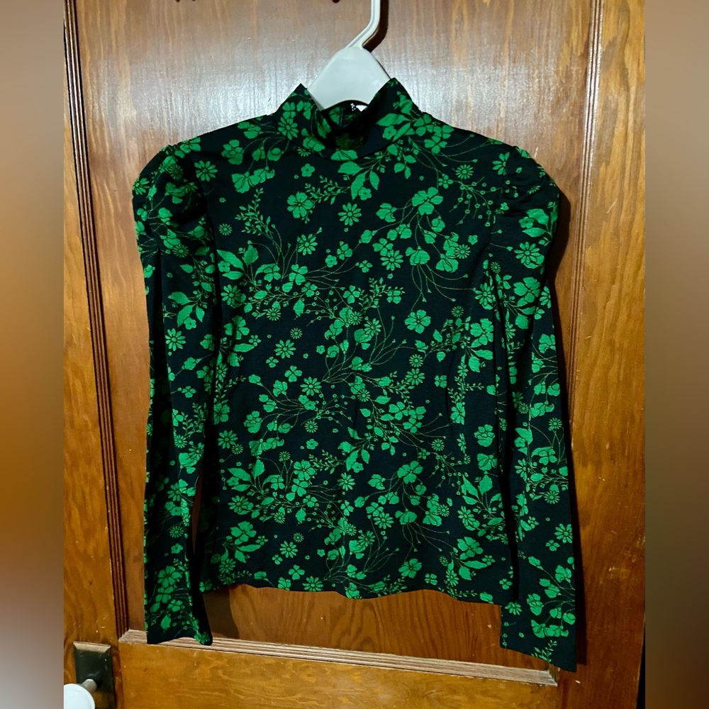 Who What Wear Floral Print Puff Sleeve Stretch Blouse in Midnight Foilage Size M - Picture 11 of 11